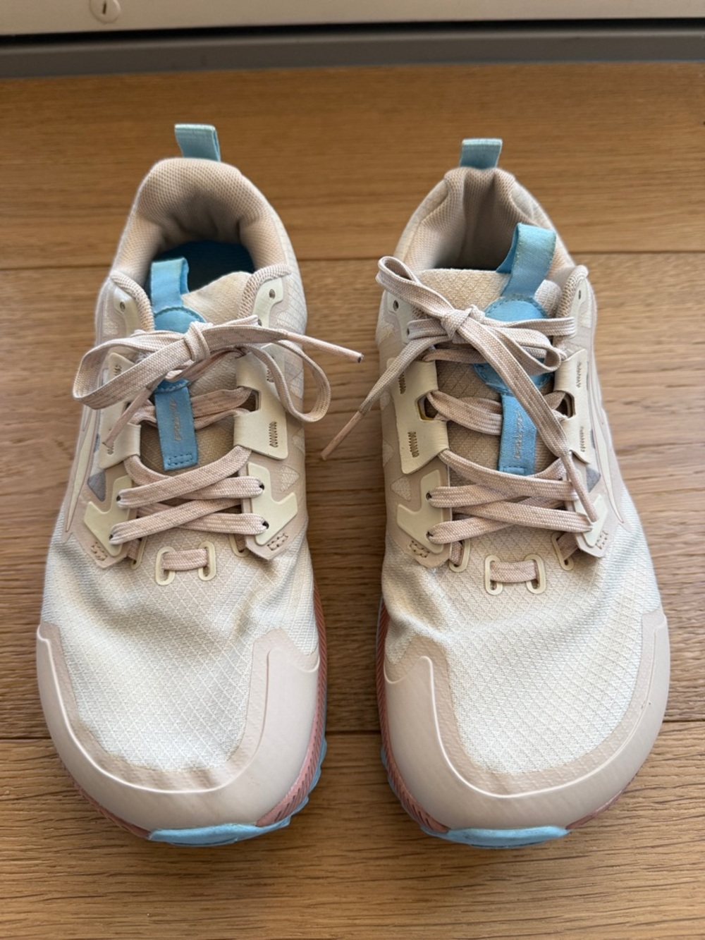 Altra Women's Beige Lone Peak Tan